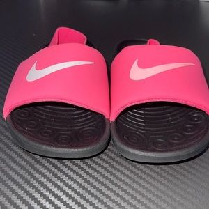 Nike slides with strap for toddler girls
